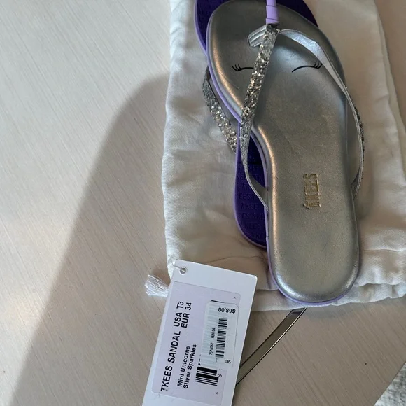 TKEES Metallic Silver unicorn Sandals New - Picture 9 of 9